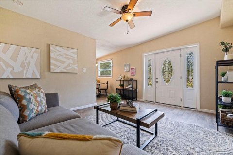 House in Seminole, Florida 3 bedrooms, 106.56 sq.m. № 1876089 - photo 4