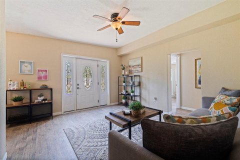 House in Seminole, Florida 3 bedrooms, 106.56 sq.m. № 1876089 - photo 5