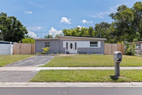 House in Seminole, Florida 3 bedrooms, 106.56 sq.m. № 1876089 - photo 29