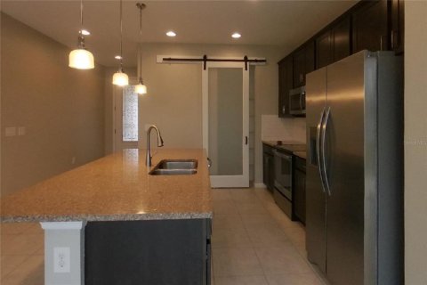 Villa ou maison à louer à Groveland, Floride: 3 chambres, 180.32 m2 № 2418787 - photo 5