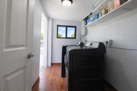 Casa en venta en Homestead, Florida, 3 dormitorios, 150.04 m2 № 2066324 - foto 10