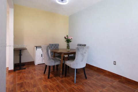 Casa en venta en Homestead, Florida, 3 dormitorios, 150.04 m2 № 2066324 - foto 8