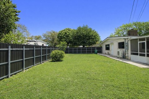 Casa en venta en Homestead, Florida, 3 dormitorios, 150.04 m2 № 2066324 - foto 24