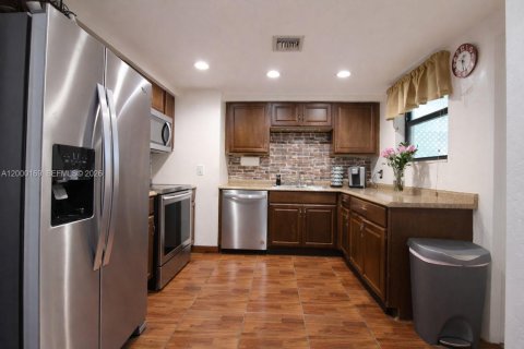 Casa en venta en Homestead, Florida, 3 dormitorios, 150.04 m2 № 2066324 - foto 9