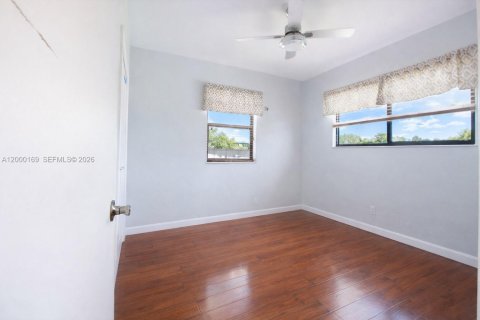 Casa en venta en Homestead, Florida, 3 dormitorios, 150.04 m2 № 2066324 - foto 12