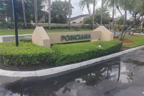 House in Miami, Florida 3 bedrooms, 127.46 sq.m. № 2049540 - photo 7