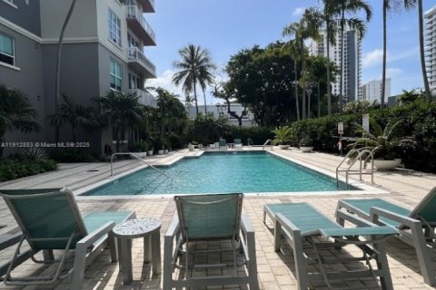 Купить кондоминиум в Форт-Лодердейл, Флорида 1 спальня, 70.14м2, № 2013719 - фото 2