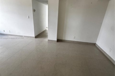 Condominio en venta en North Miami Beach, Florida, 2 dormitorios, 103.31 m2 № 1952464 - foto 5