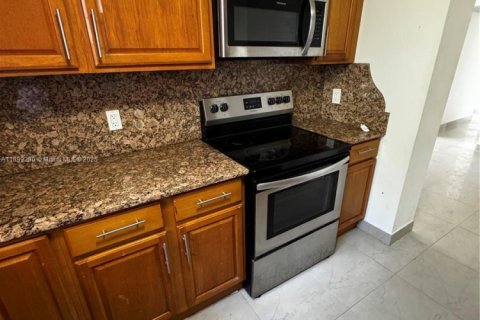 Condominio en venta en North Miami Beach, Florida, 2 dormitorios, 103.31 m2 № 1952464 - foto 9