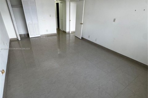 Condominio en venta en North Miami Beach, Florida, 2 dormitorios, 103.31 m2 № 1952464 - foto 15