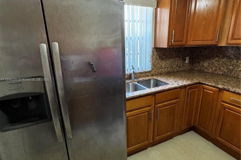 Condominio en venta en North Miami Beach, Florida, 2 dormitorios, 103.31 m2 № 1952464 - foto 10