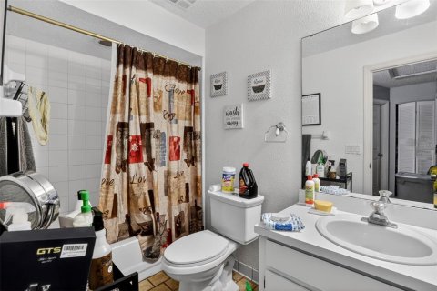 Duplex à vendre à Orlando, Floride: 3 chambres, 114.46 m2 № 2092628 - photo 16