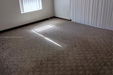 Villa ou maison à louer à Plantation, Floride: 4 chambres, 219.62 m2 № 1974864 - photo 10