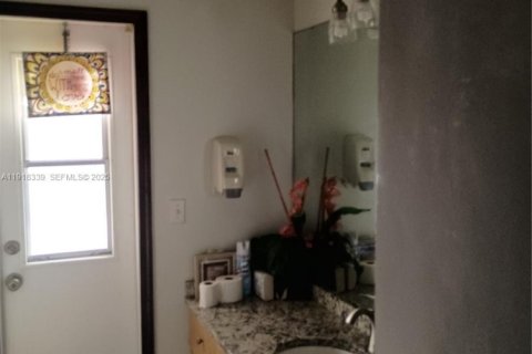 Villa ou maison à louer à Plantation, Floride: 4 chambres, 219.62 m2 № 1974864 - photo 8