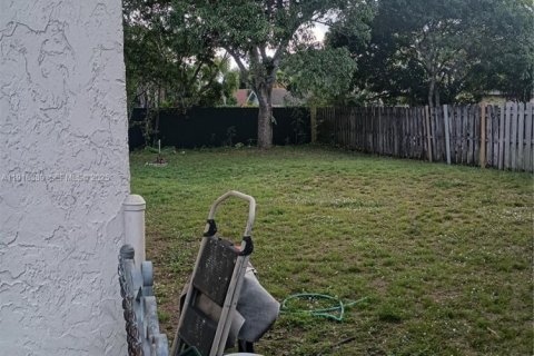Villa ou maison à louer à Plantation, Floride: 4 chambres, 219.62 m2 № 1974864 - photo 2