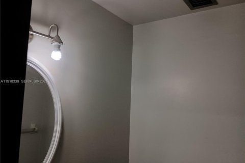 Villa ou maison à louer à Plantation, Floride: 4 chambres, 219.62 m2 № 1974864 - photo 11