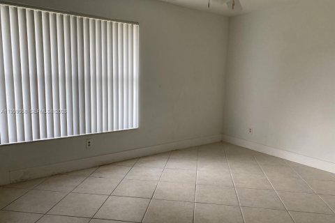 Touwnhouse à louer à Hallandale Beach, Floride: 2 chambres, 90.3 m2 № 2060791 - photo 7