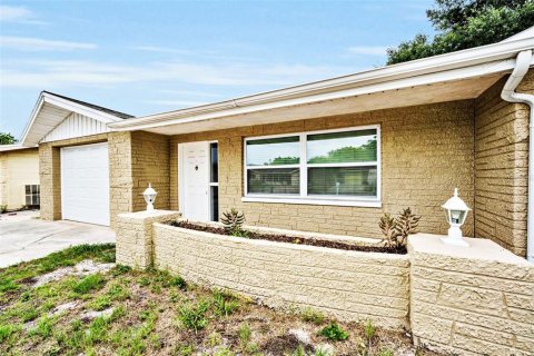Villa ou maison à vendre à Port Richey, Floride: 3 chambres, 129.13 m2 № 2114887 - photo 2