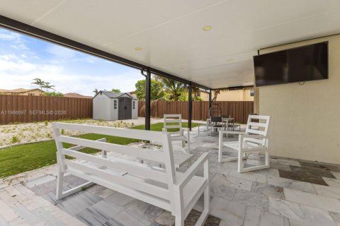 Villa ou maison à vendre à Homestead, Floride: 4 chambres, 226.4 m2 № 2254191 - photo 10