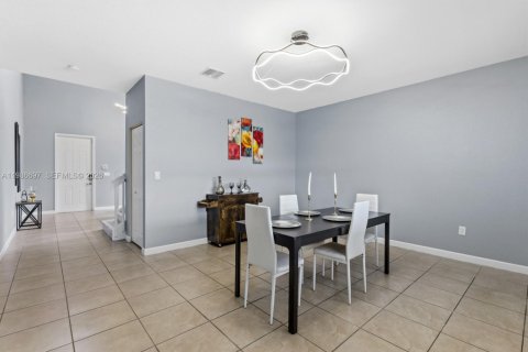 Villa ou maison à vendre à Homestead, Floride: 4 chambres, 226.4 m2 № 2254191 - photo 25