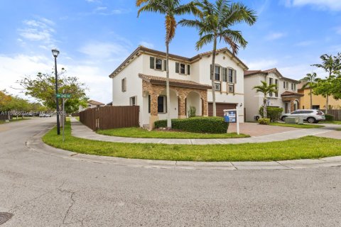 Villa ou maison à vendre à Homestead, Floride: 4 chambres, 226.4 m2 № 2254191 - photo 17