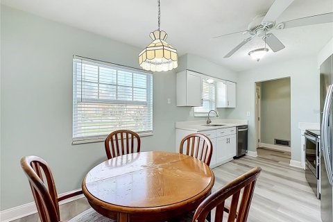 Casa en venta en Largo, Florida, 2 dormitorios, 91.79 m2 № 2227811 - foto 11