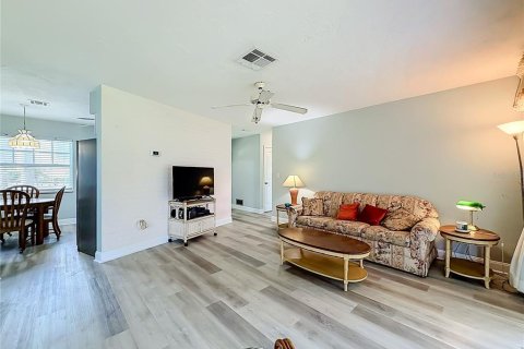 Casa en venta en Largo, Florida, 2 dormitorios, 91.79 m2 № 2227811 - foto 9