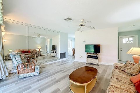 Casa en venta en Largo, Florida, 2 dormitorios, 91.79 m2 № 2227811 - foto 10