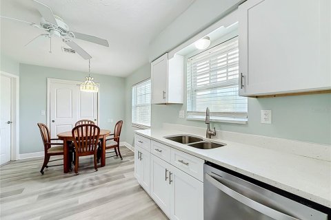 Casa en venta en Largo, Florida, 2 dormitorios, 91.79 m2 № 2227811 - foto 17