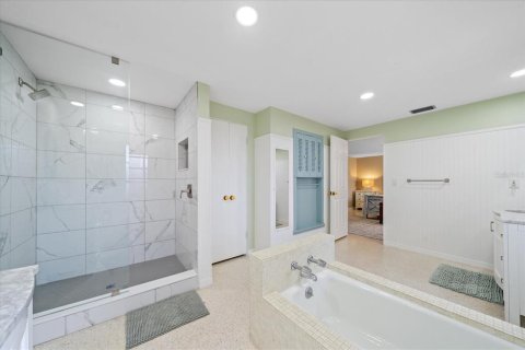 House in Sarasota, Florida 3 bedrooms, 201.41 sq.m. № 2092836 - photo 27