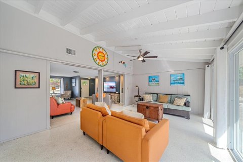 House in Sarasota, Florida 3 bedrooms, 201.41 sq.m. № 2092836 - photo 5