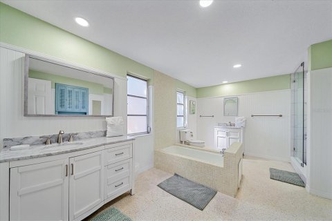 House in Sarasota, Florida 3 bedrooms, 201.41 sq.m. № 2092836 - photo 25