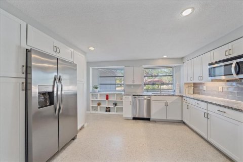 House in Sarasota, Florida 3 bedrooms, 201.41 sq.m. № 2092836 - photo 13