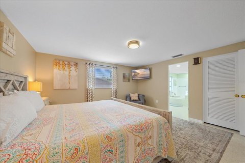 House in Sarasota, Florida 3 bedrooms, 201.41 sq.m. № 2092836 - photo 22