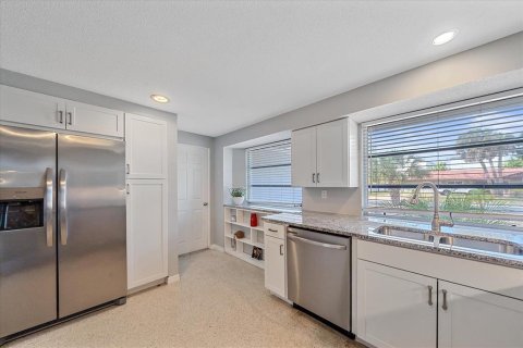 House in Sarasota, Florida 3 bedrooms, 201.41 sq.m. № 2092836 - photo 17