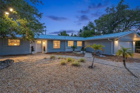 House in Sarasota, Florida 3 bedrooms, 201.41 sq.m. № 2092836