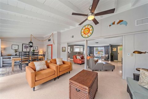 House in Sarasota, Florida 3 bedrooms, 201.41 sq.m. № 2092836 - photo 6