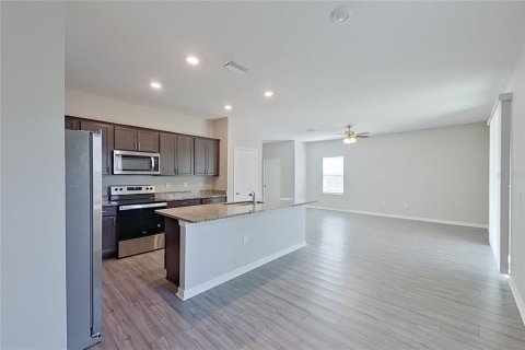 Villa ou maison à louer à Brooksville, Floride: 5 chambres, 210.7 m2 № 2115349 - photo 9