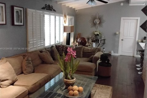 Villa ou maison à vendre à Plantation, Floride: 3 chambres, 122.45 m2 № 2084872 - photo 7