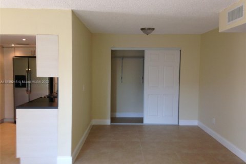 Appartement à louer à Miami, Floride: 3 chambres, 107.77 m2 № 1857074 - photo 3