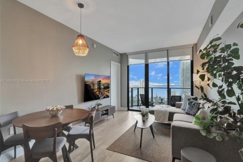 Condo in Miami, Florida, 1 bedroom № 1934001 - photo 10