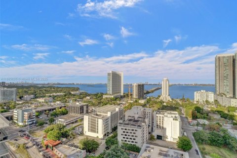 Condo in Miami, Florida, 1 bedroom № 1934001 - photo 4