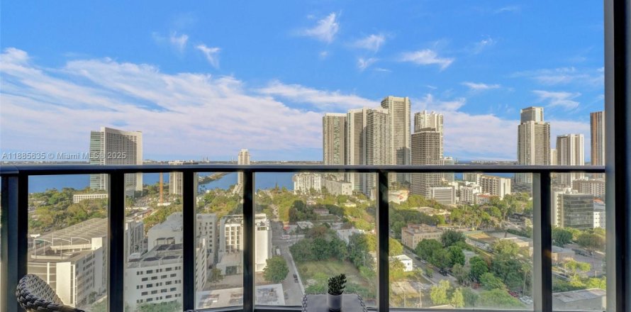 Condo in Miami, Florida, 1 bedroom № 1934001