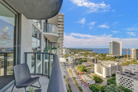 Condo in Miami, Florida, 1 bedroom № 1934001 - photo 7