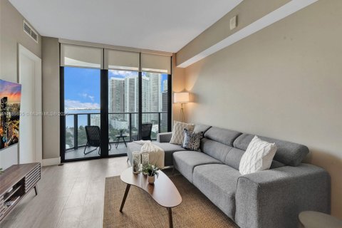 Condo in Miami, Florida, 1 bedroom № 1934001 - photo 11