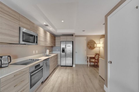 Condo in Miami, Florida, 1 bedroom № 1934001 - photo 17