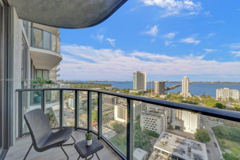 Condo in Miami, Florida, 1 bedroom № 1934001 - photo 2