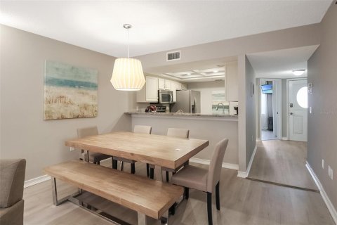 Copropriété à louer à Sarasota, Floride: 2 chambres, 89.09 m2 № 2298812 - photo 11