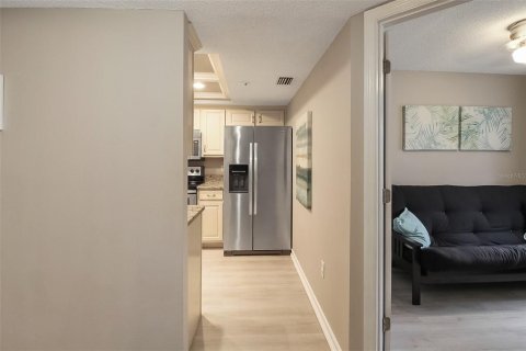 Copropriété à louer à Sarasota, Floride: 2 chambres, 89.09 m2 № 2298812 - photo 4