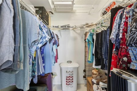 Condo in Sunrise, Florida, 2 bedrooms  № 1971466 - photo 14